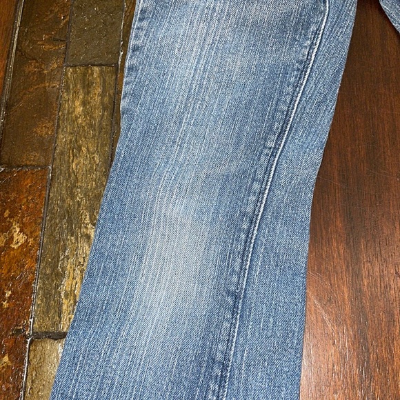 Girl’s Levi’s Jeans - Picture 4 of 11